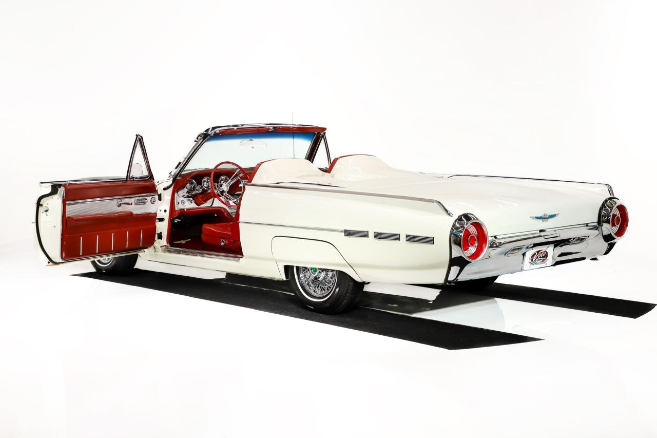 1962 Ford Thunderbird