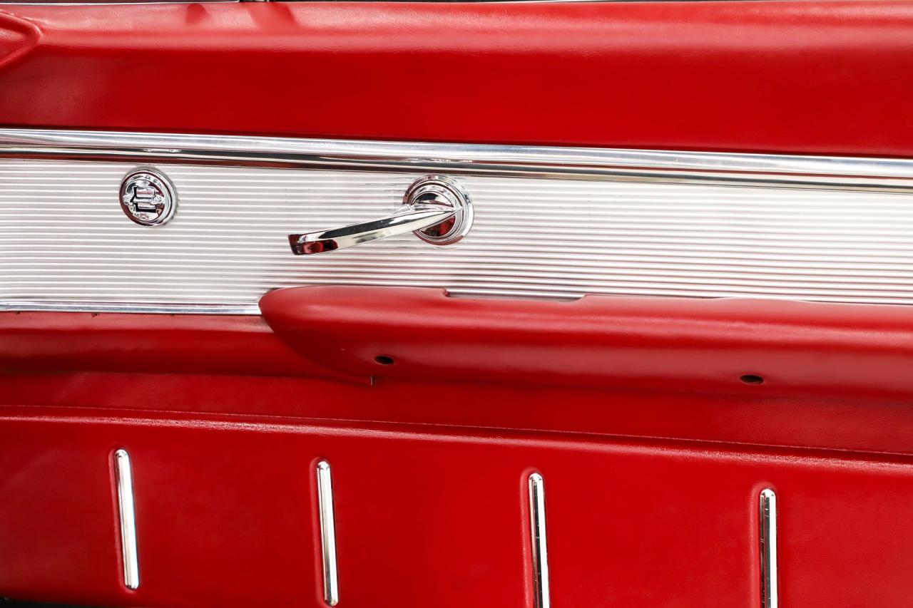 1962 Ford Thunderbird