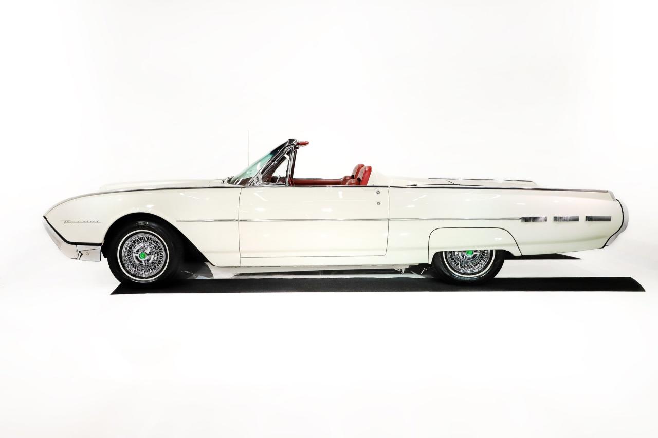 1962 Ford Thunderbird