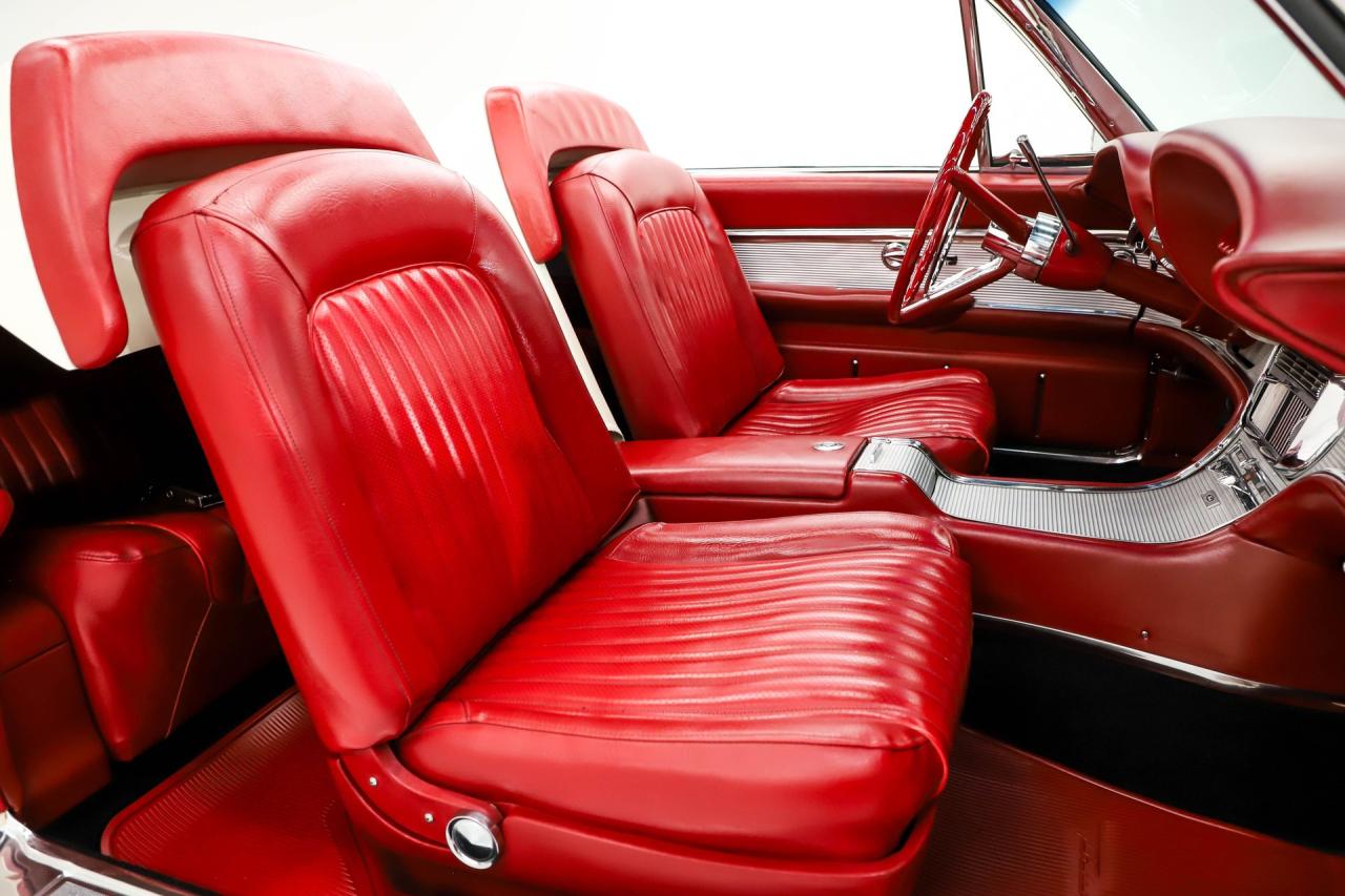 1962 Ford Thunderbird