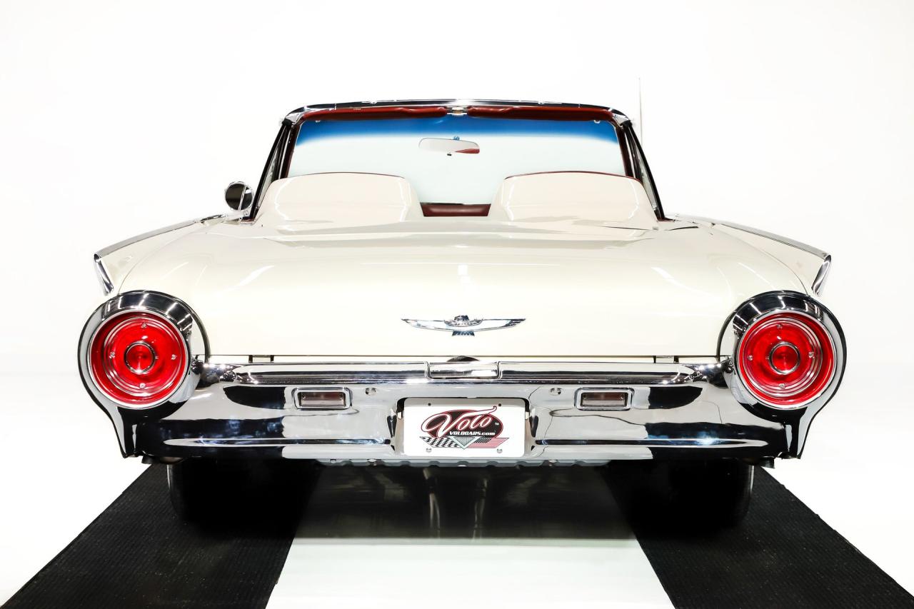1962 Ford Thunderbird
