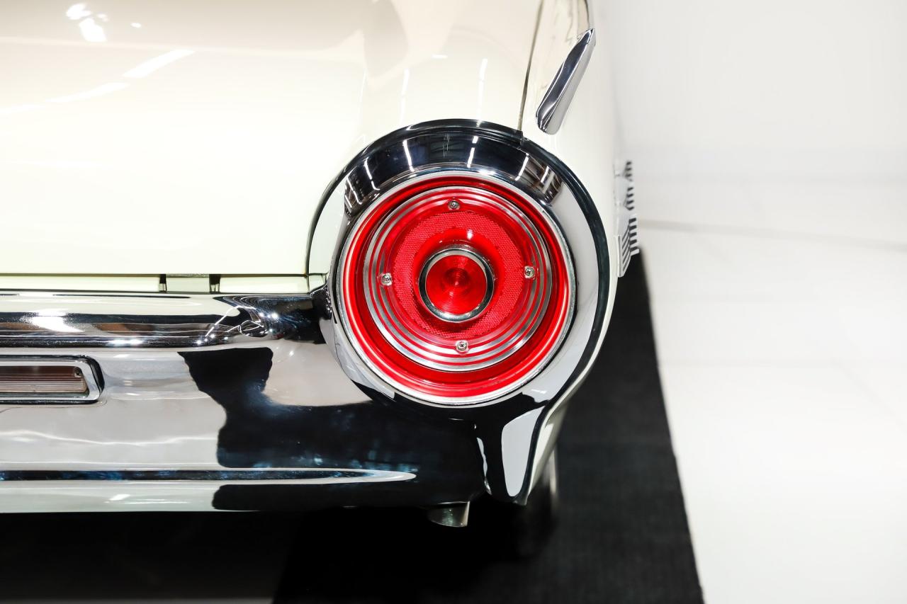 1962 Ford Thunderbird
