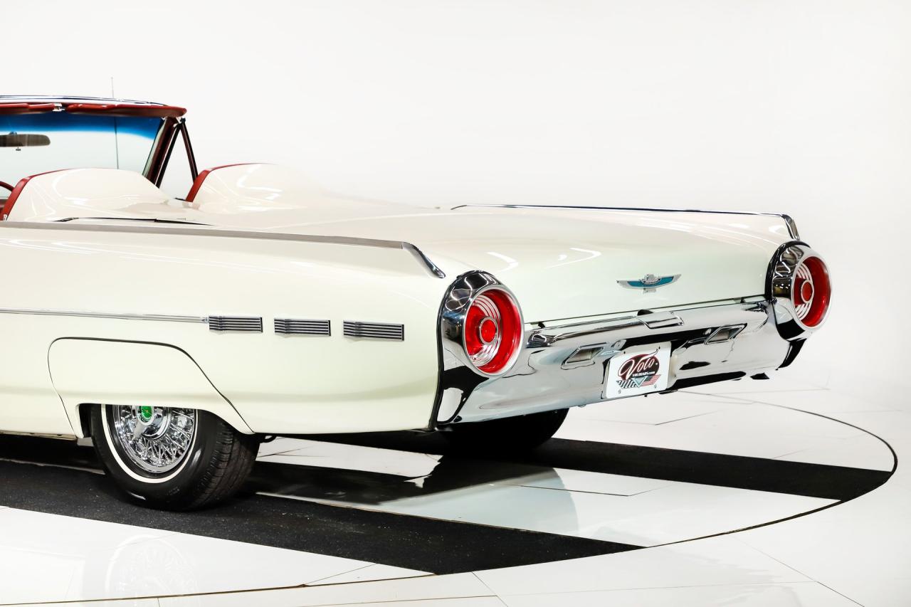 1962 Ford Thunderbird