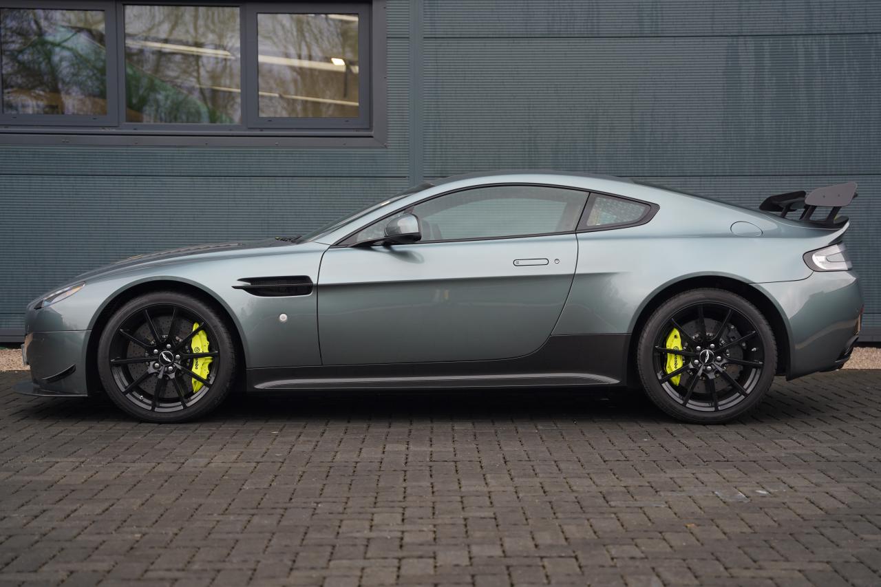 2017 Aston Martin V12 Vantage