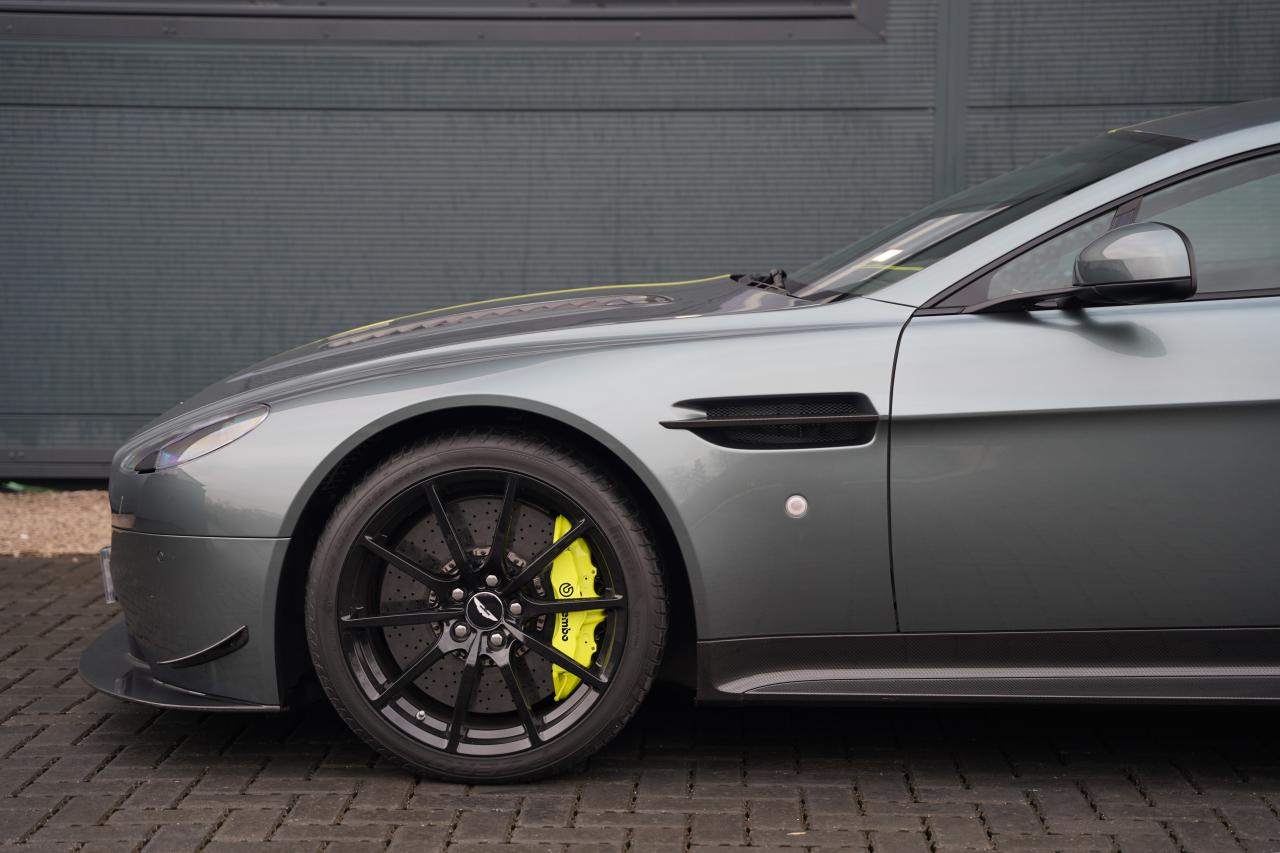 2017 Aston Martin V12 Vantage