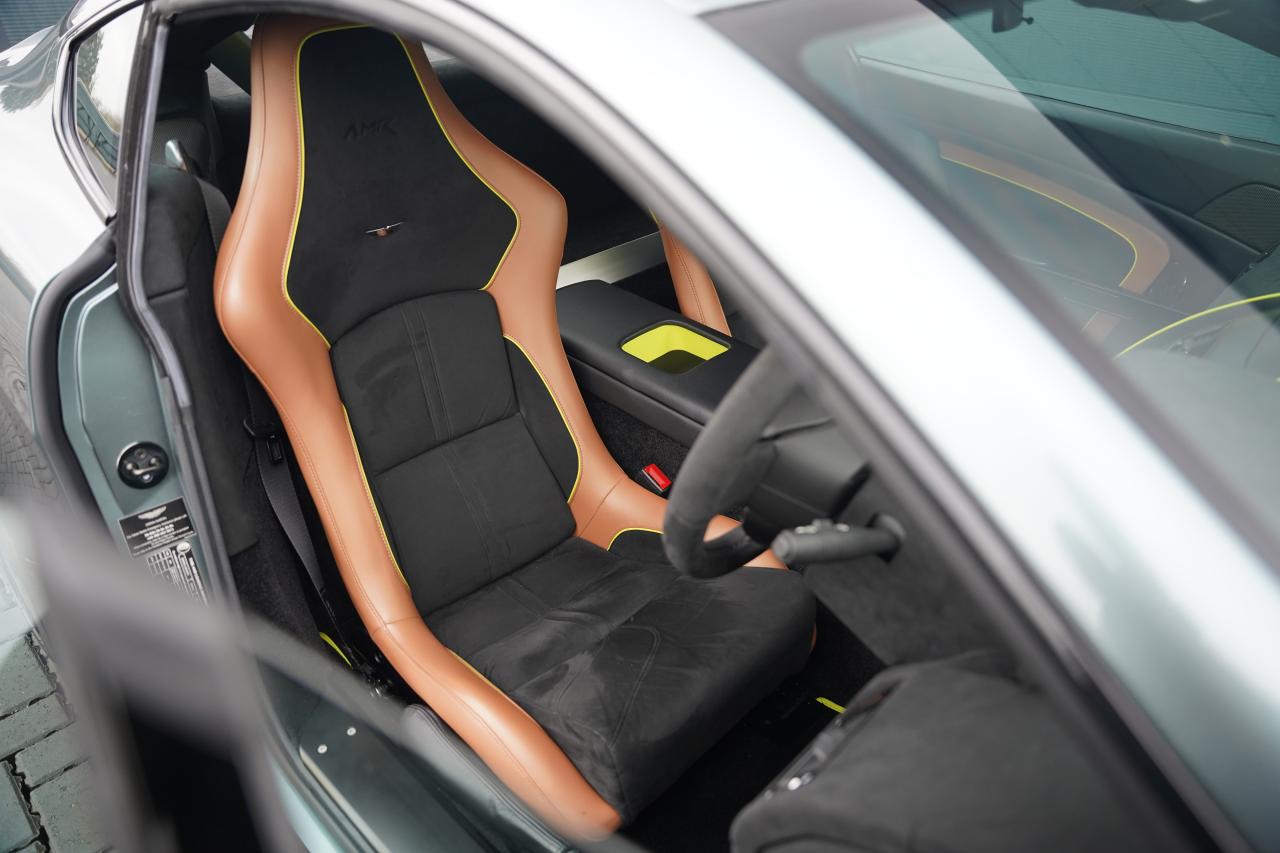 2017 Aston Martin V12 Vantage