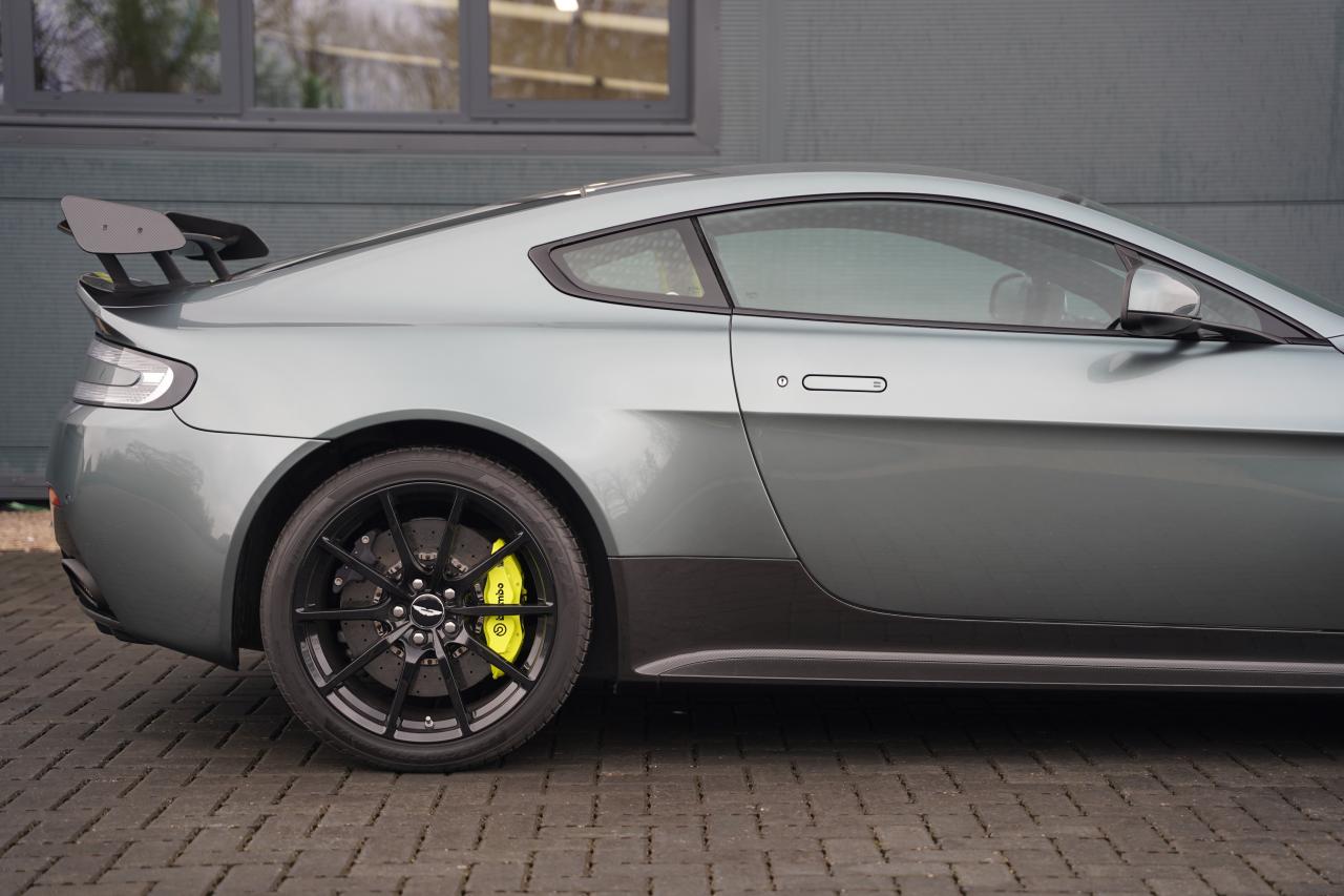2017 Aston Martin V12 Vantage