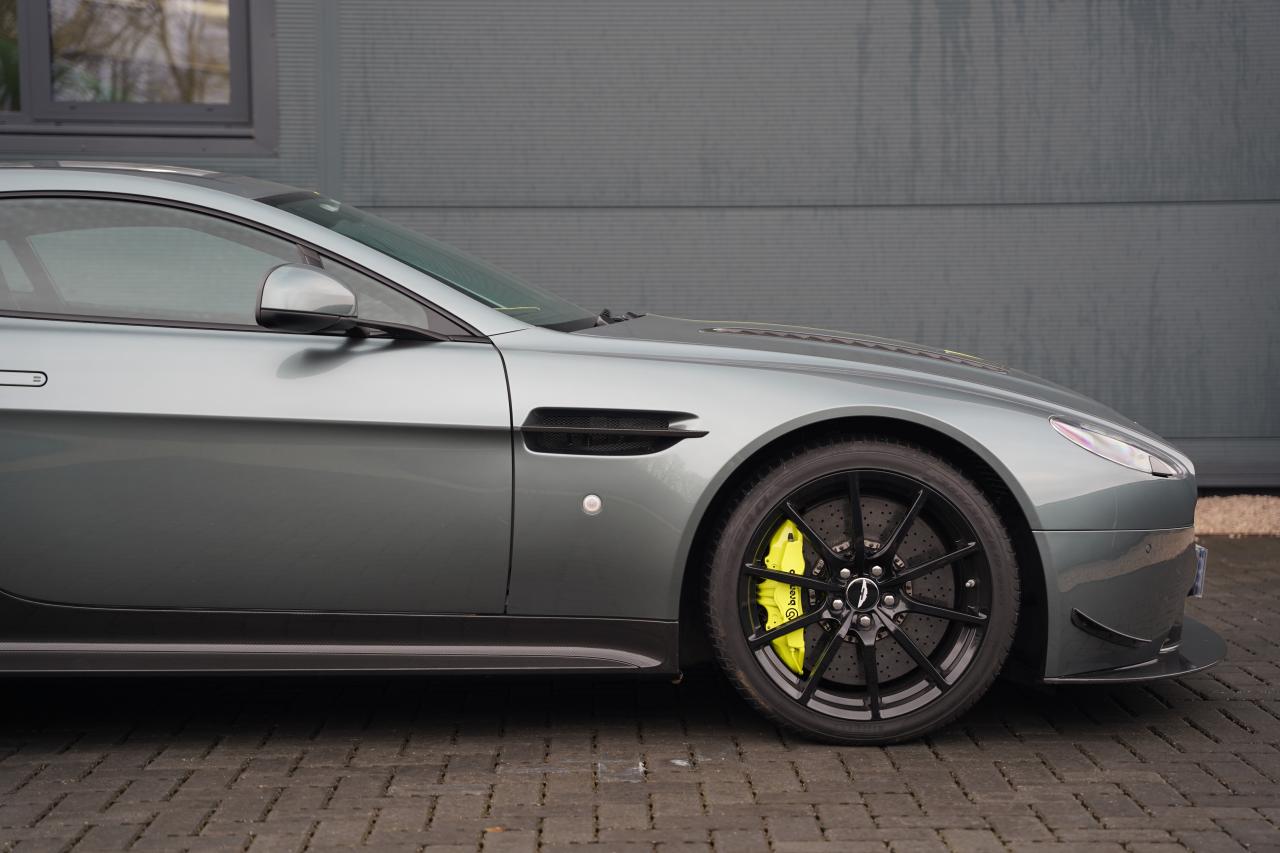 2017 Aston Martin V12 Vantage