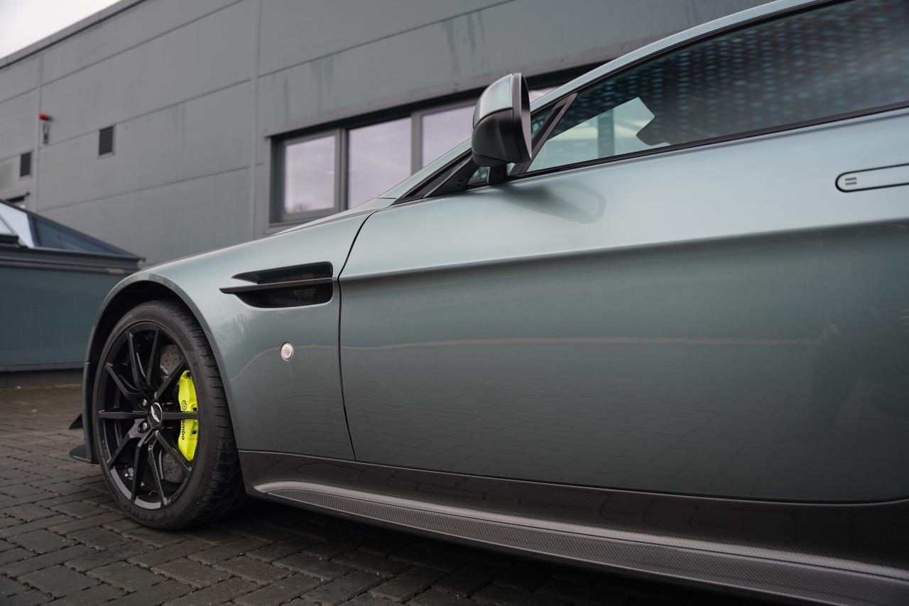 2017 Aston Martin V12 Vantage