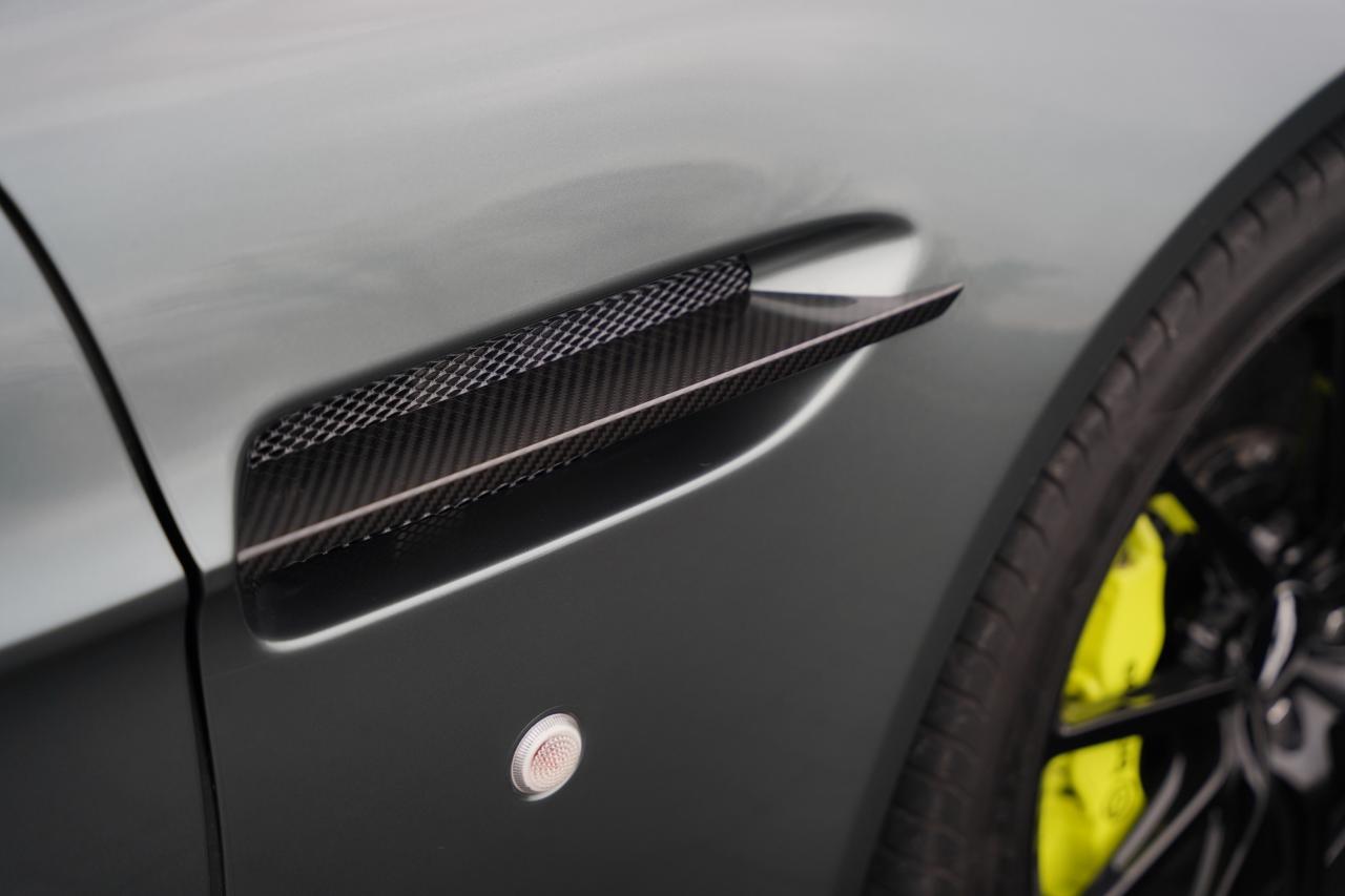 2017 Aston Martin V12 Vantage