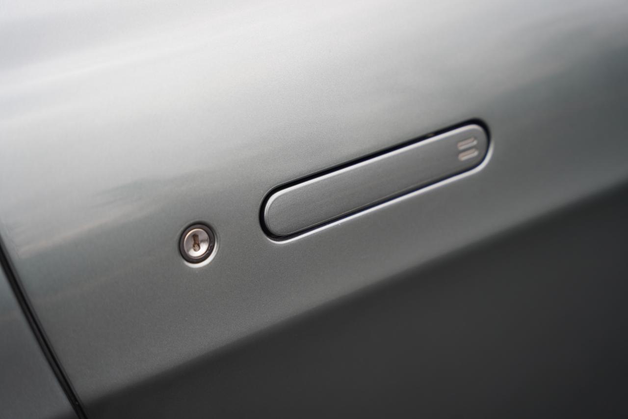 2017 Aston Martin V12 Vantage