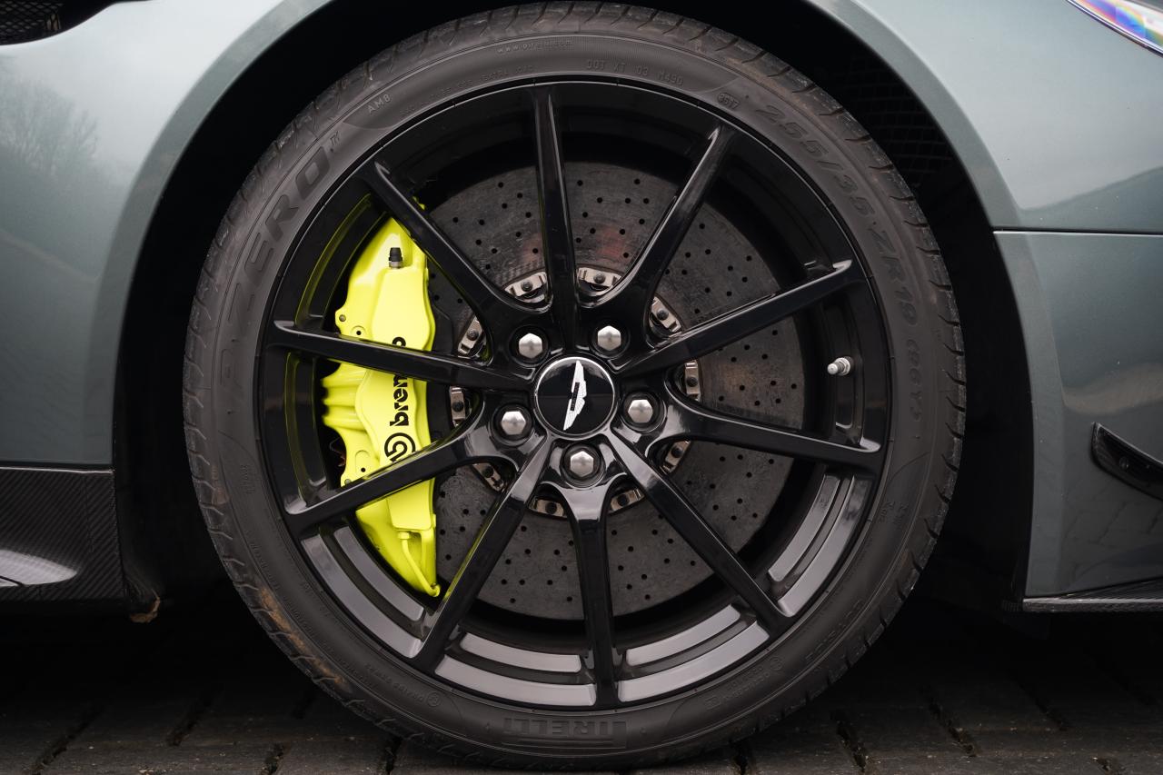 2017 Aston Martin V12 Vantage