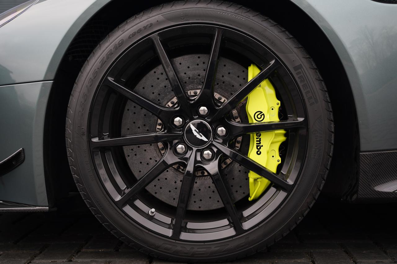 2017 Aston Martin V12 Vantage