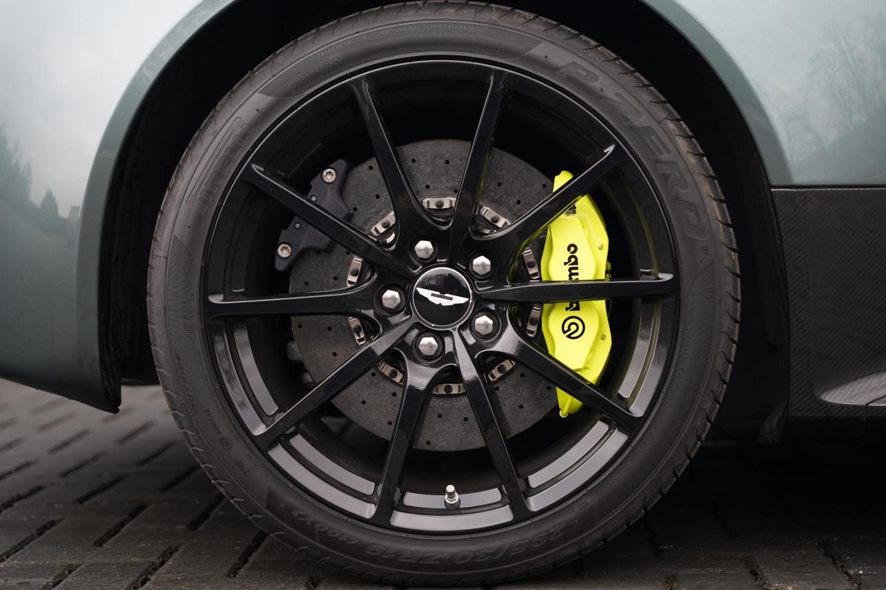 2017 Aston Martin V12 Vantage