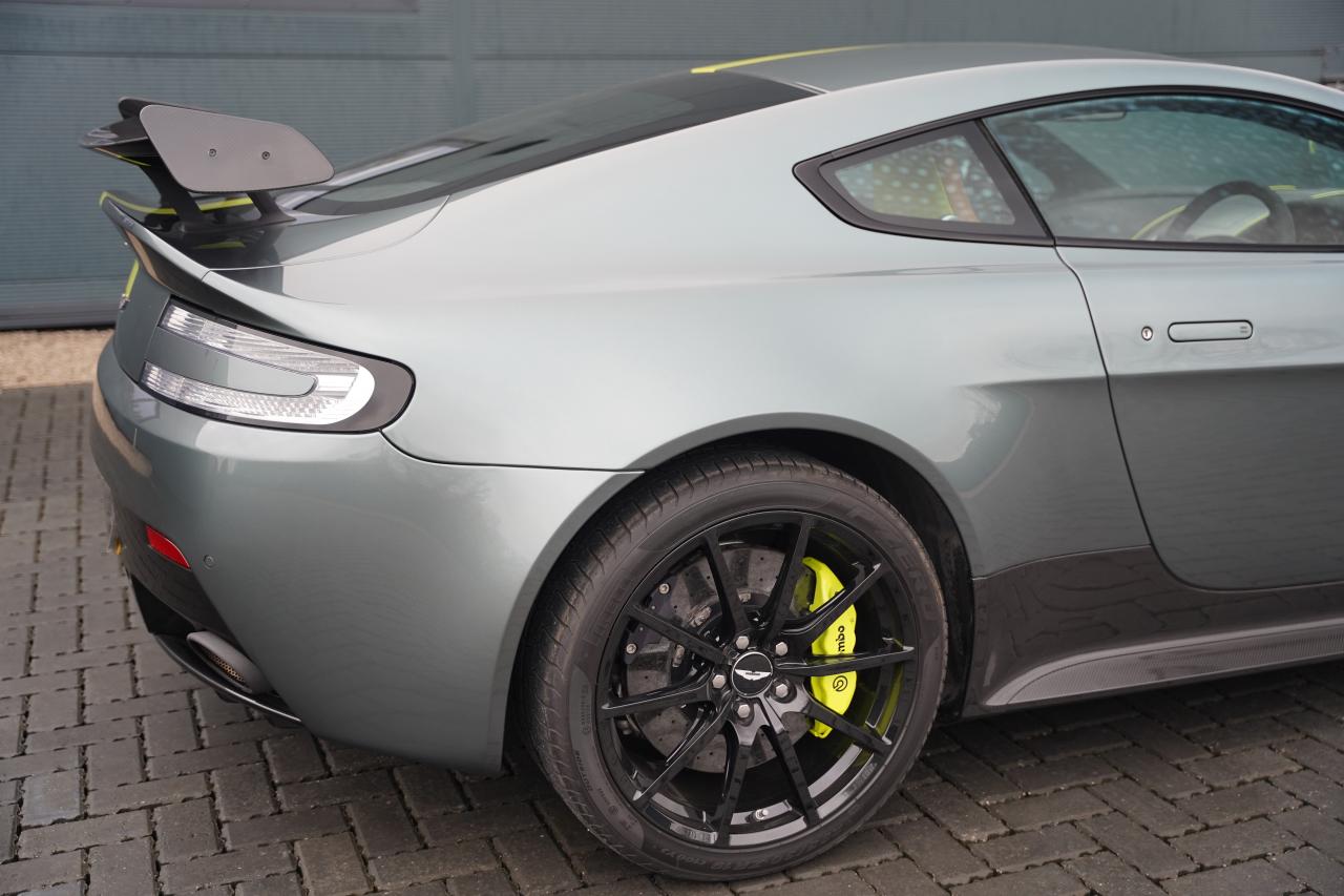 2017 Aston Martin V12 Vantage