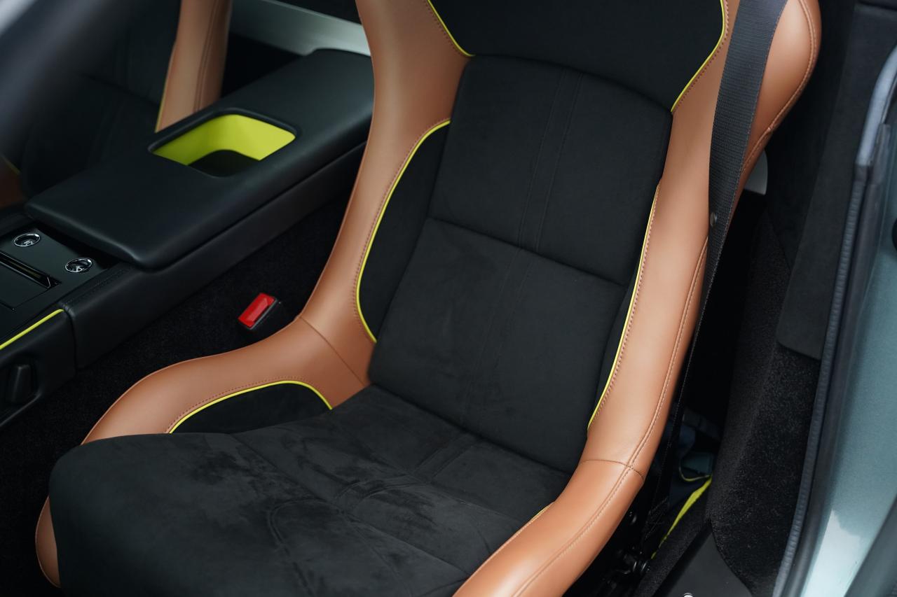 2017 Aston Martin V12 Vantage