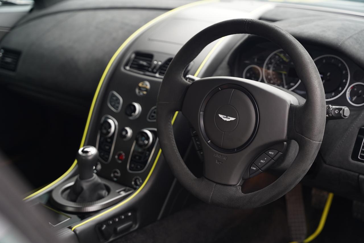 2017 Aston Martin V12 Vantage