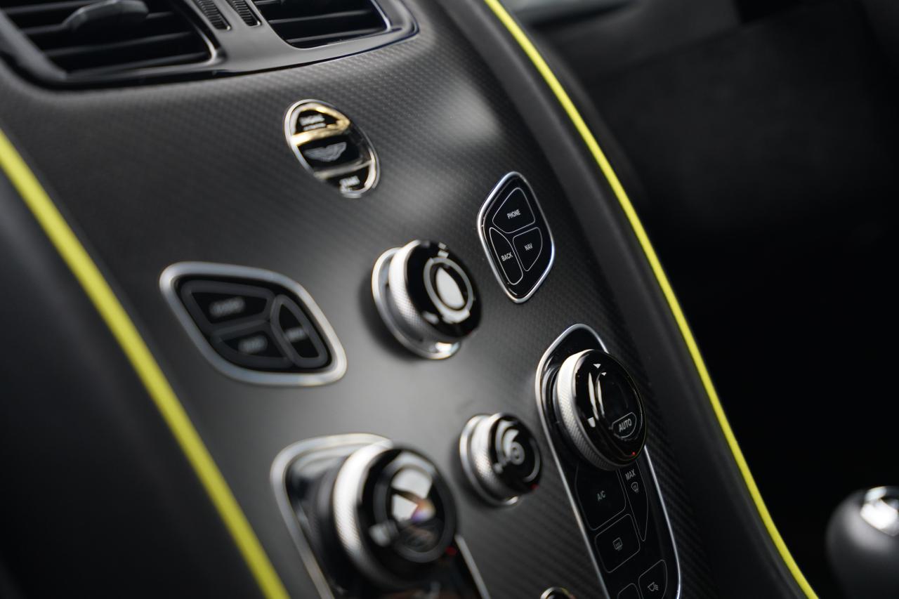 2017 Aston Martin V12 Vantage