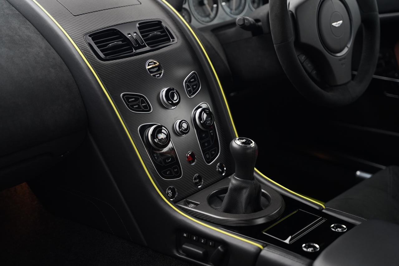 2017 Aston Martin V12 Vantage