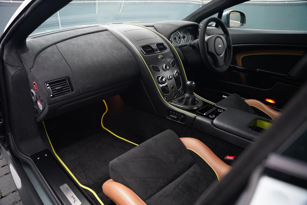 2017 Aston Martin V12 Vantage