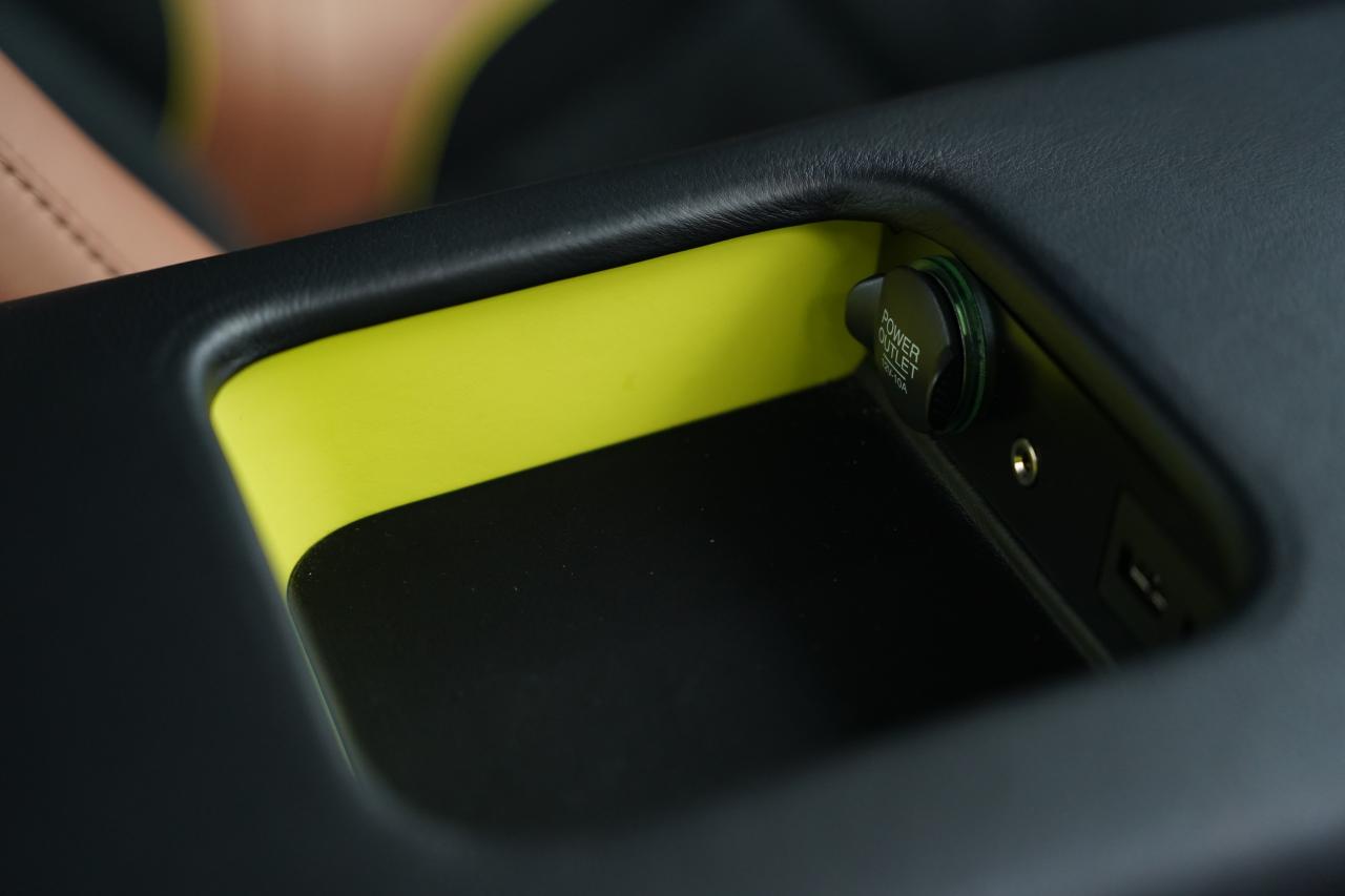 2017 Aston Martin V12 Vantage