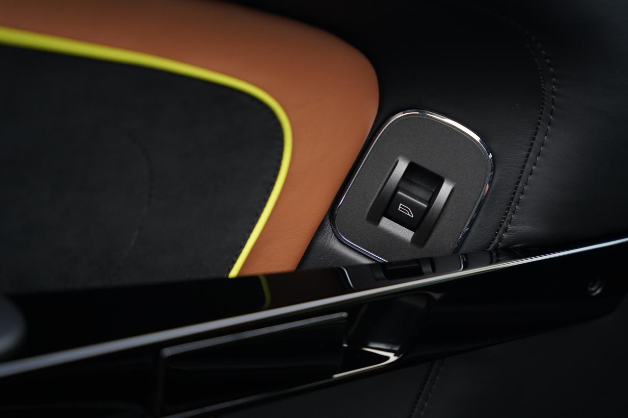 2017 Aston Martin V12 Vantage