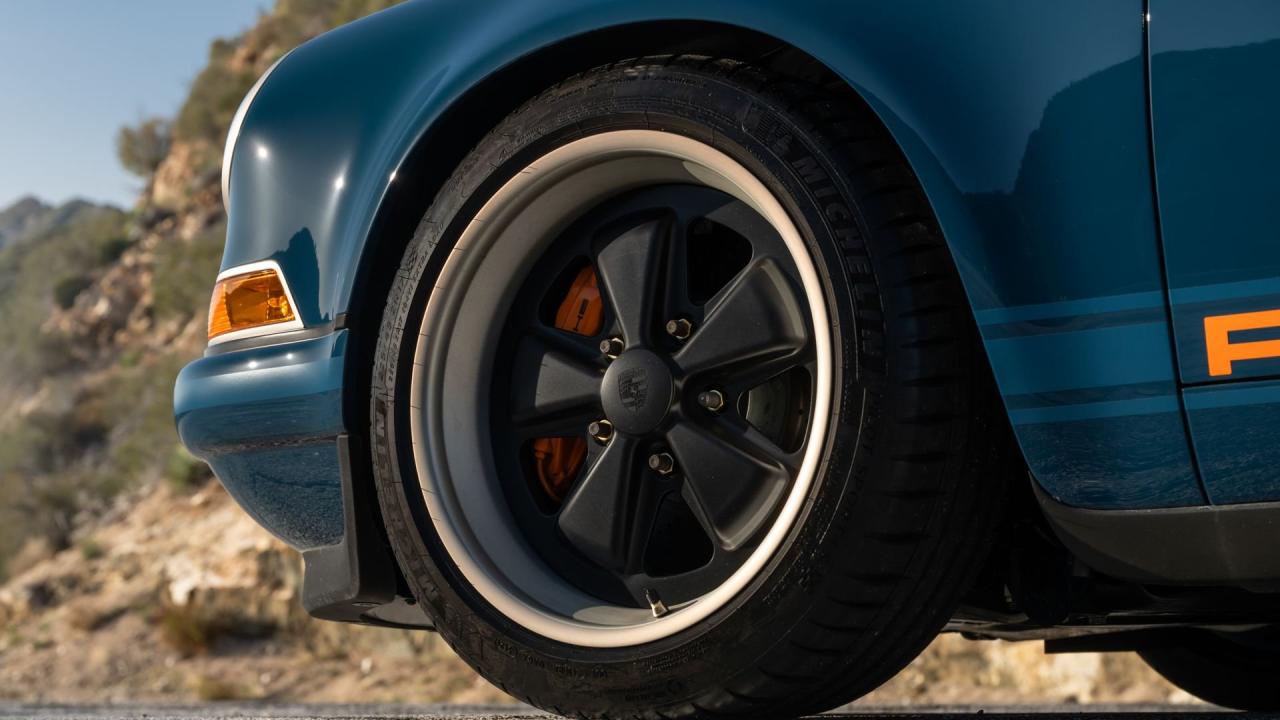 1991 Porsche 911 Targa Reimagined by Singer &ldquo;Blueberry&rdquo;