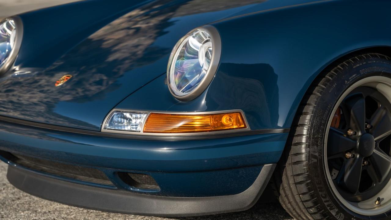 1991 Porsche 911 Targa Reimagined by Singer &ldquo;Blueberry&rdquo;