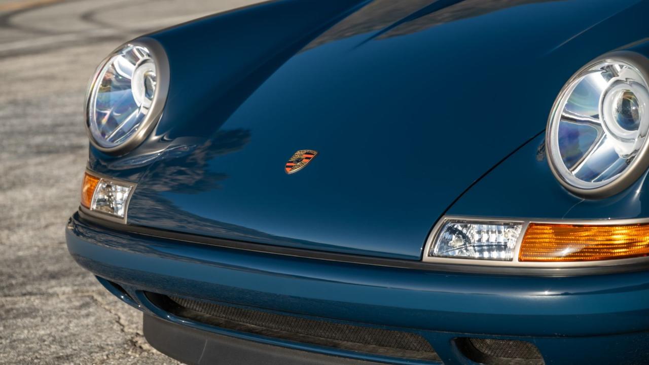 1991 Porsche 911 Targa Reimagined by Singer &ldquo;Blueberry&rdquo;