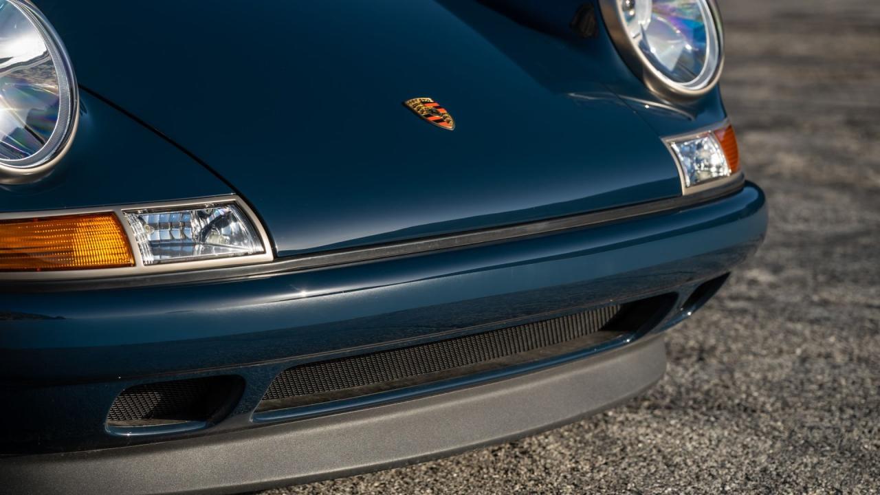1991 Porsche 911 Targa Reimagined by Singer &ldquo;Blueberry&rdquo;