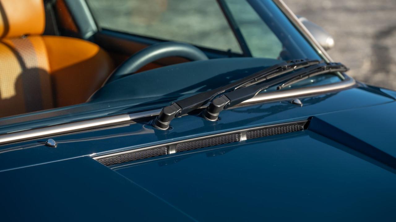 1991 Porsche 911 Targa Reimagined by Singer &ldquo;Blueberry&rdquo;