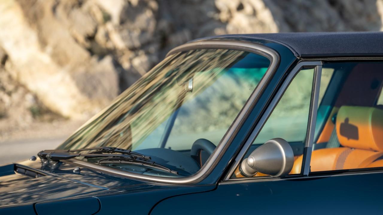1991 Porsche 911 Targa Reimagined by Singer &ldquo;Blueberry&rdquo;