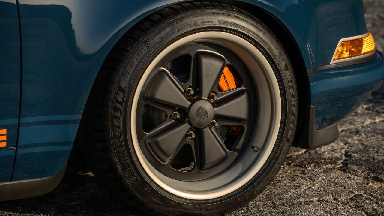 1991 Porsche 911 Targa Reimagined by Singer &ldquo;Blueberry&rdquo;