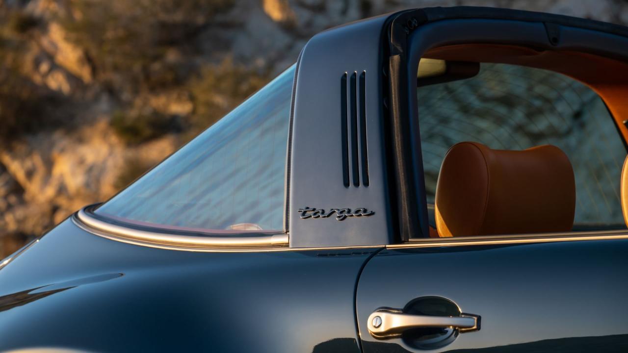 1991 Porsche 911 Targa Reimagined by Singer &ldquo;Blueberry&rdquo;