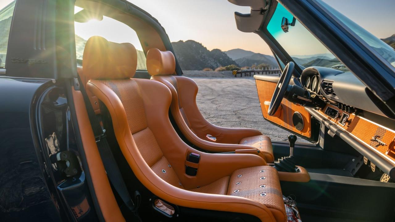 1991 Porsche 911 Targa Reimagined by Singer &ldquo;Blueberry&rdquo;