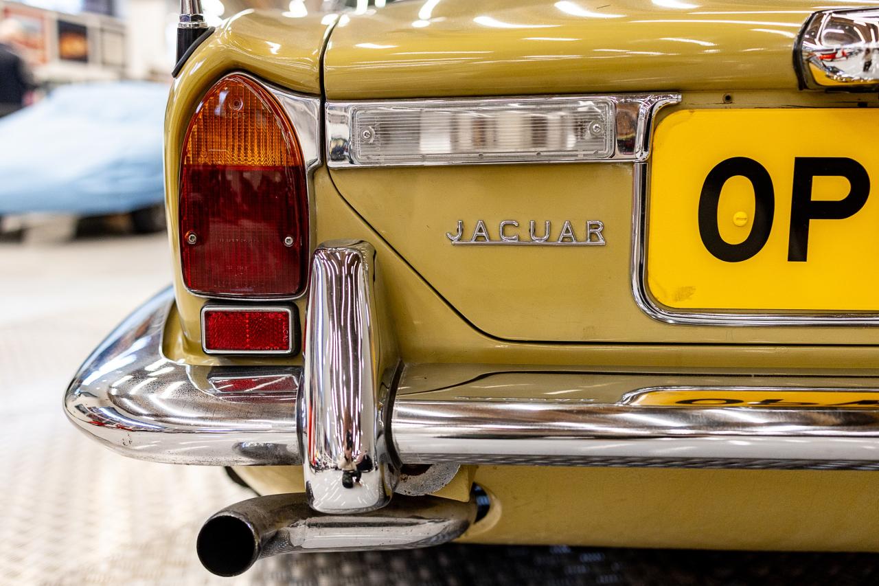 1975 Jaguar XJC (4.2 Litre)