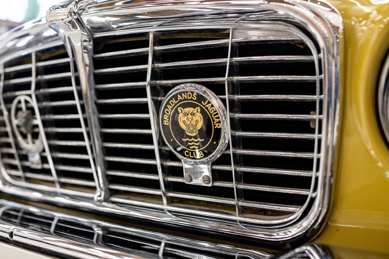 1975 Jaguar XJC (4.2 Litre)