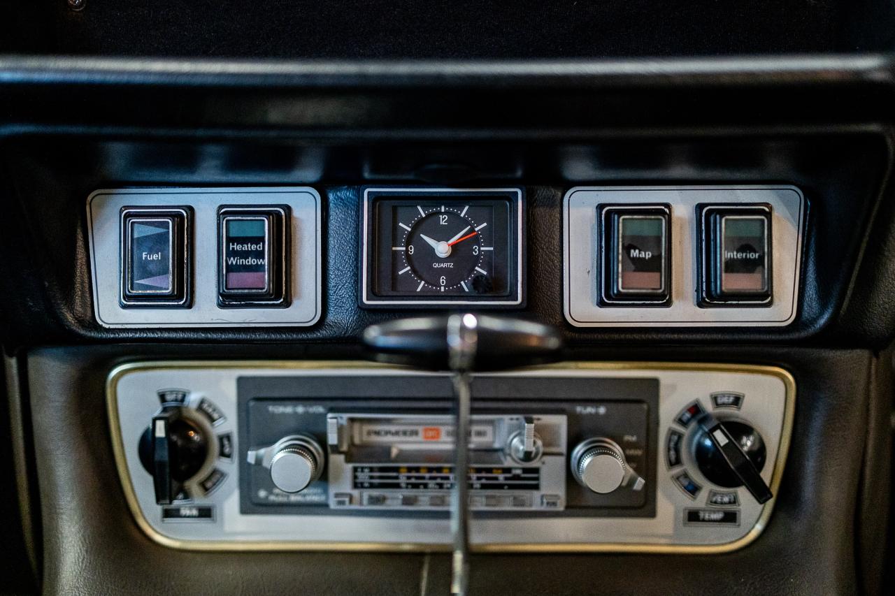 1975 Jaguar XJC (4.2 Litre)