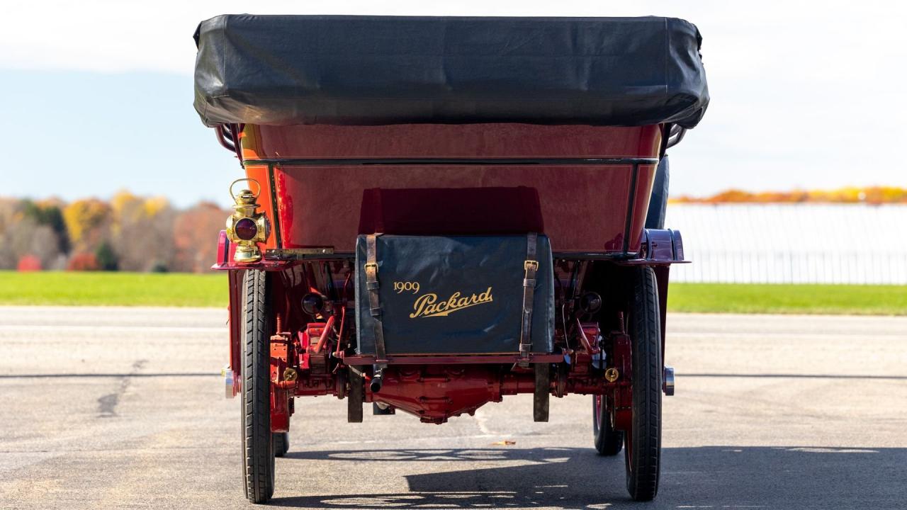 1909 Packard Eighteen Five-Passenger Phaeton