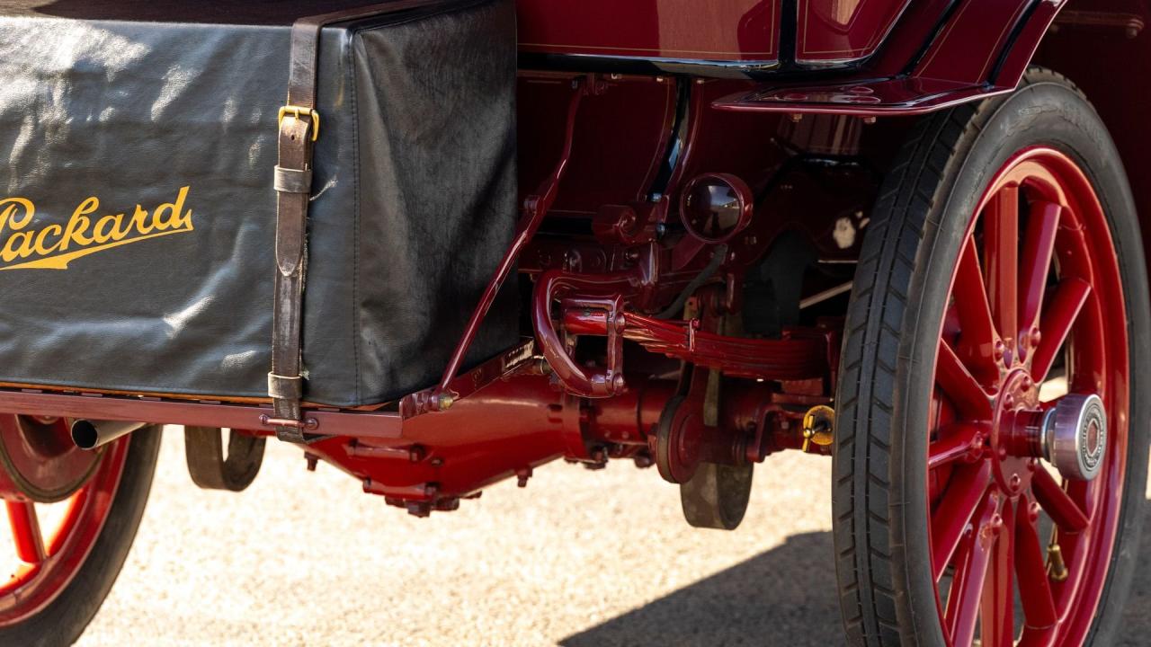 1909 Packard Eighteen Five-Passenger Phaeton