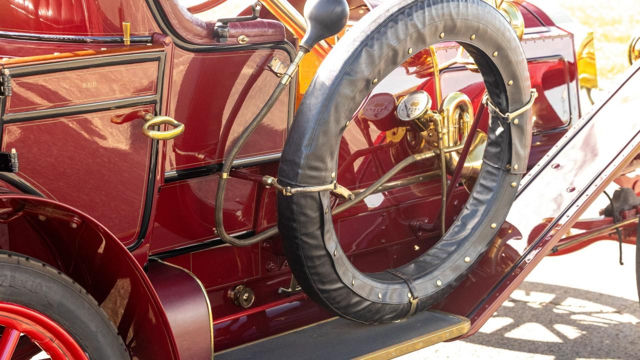 1909 Packard Eighteen Five-Passenger Phaeton