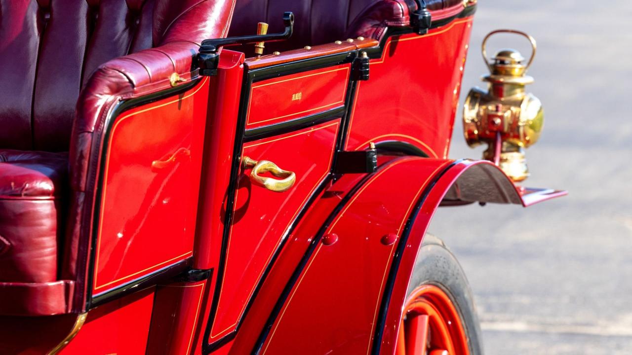 1909 Packard Eighteen Five-Passenger Phaeton
