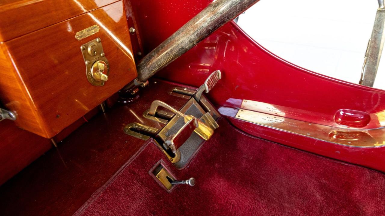 1909 Packard Eighteen Five-Passenger Phaeton