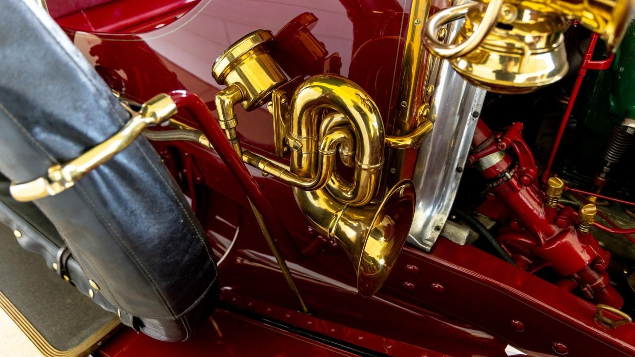 1909 Packard Eighteen Five-Passenger Phaeton