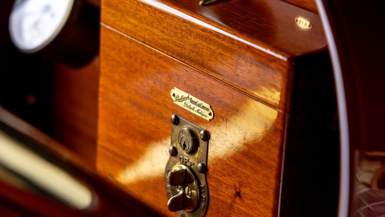 1909 Packard Eighteen Five-Passenger Phaeton