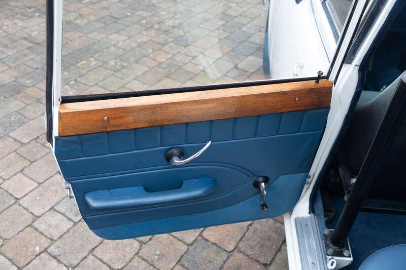 1965 Triumph 2000 MK1 OVERDRIVE RALLY REPLICA