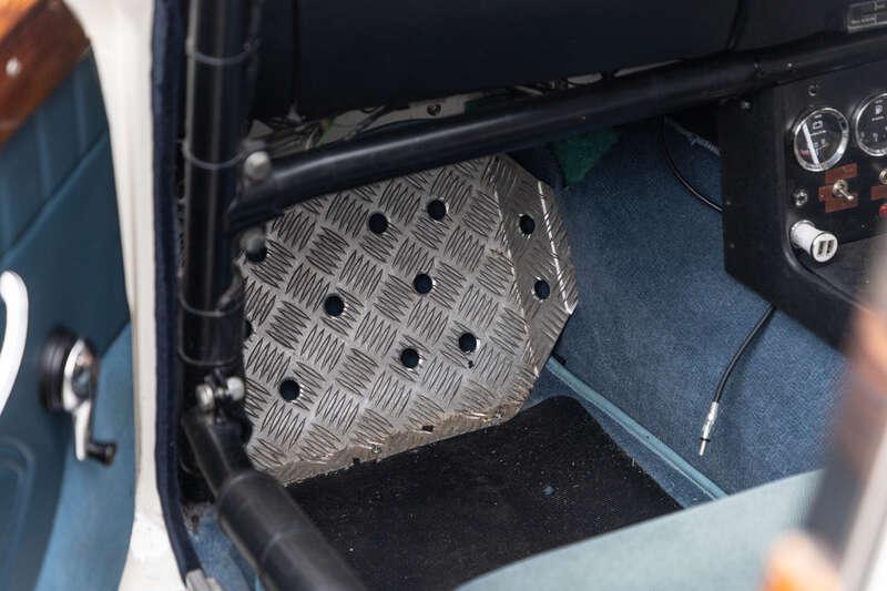 1965 Triumph 2000 MK1 OVERDRIVE RALLY REPLICA