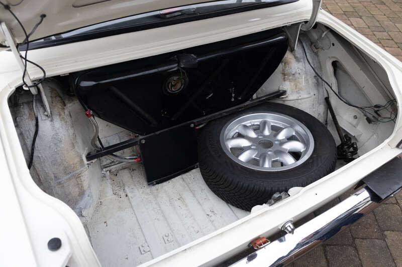 1965 Triumph 2000 MK1 OVERDRIVE RALLY REPLICA