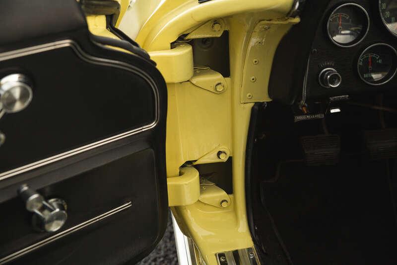 1966 Chevrolet CORVETTE C2 STINGRAY CONVERTIBLE