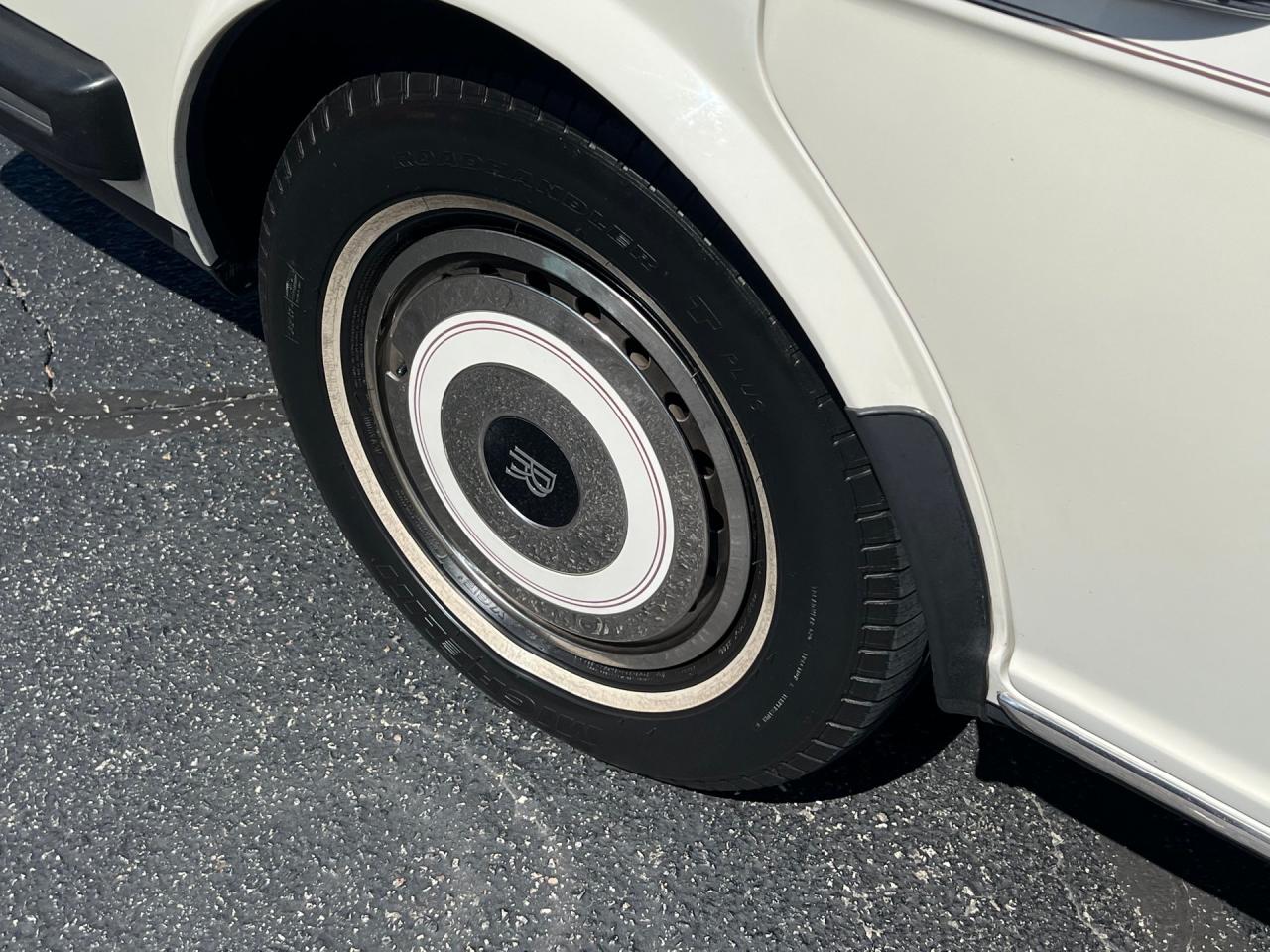 1987 Rolls - Royce Silver Spur